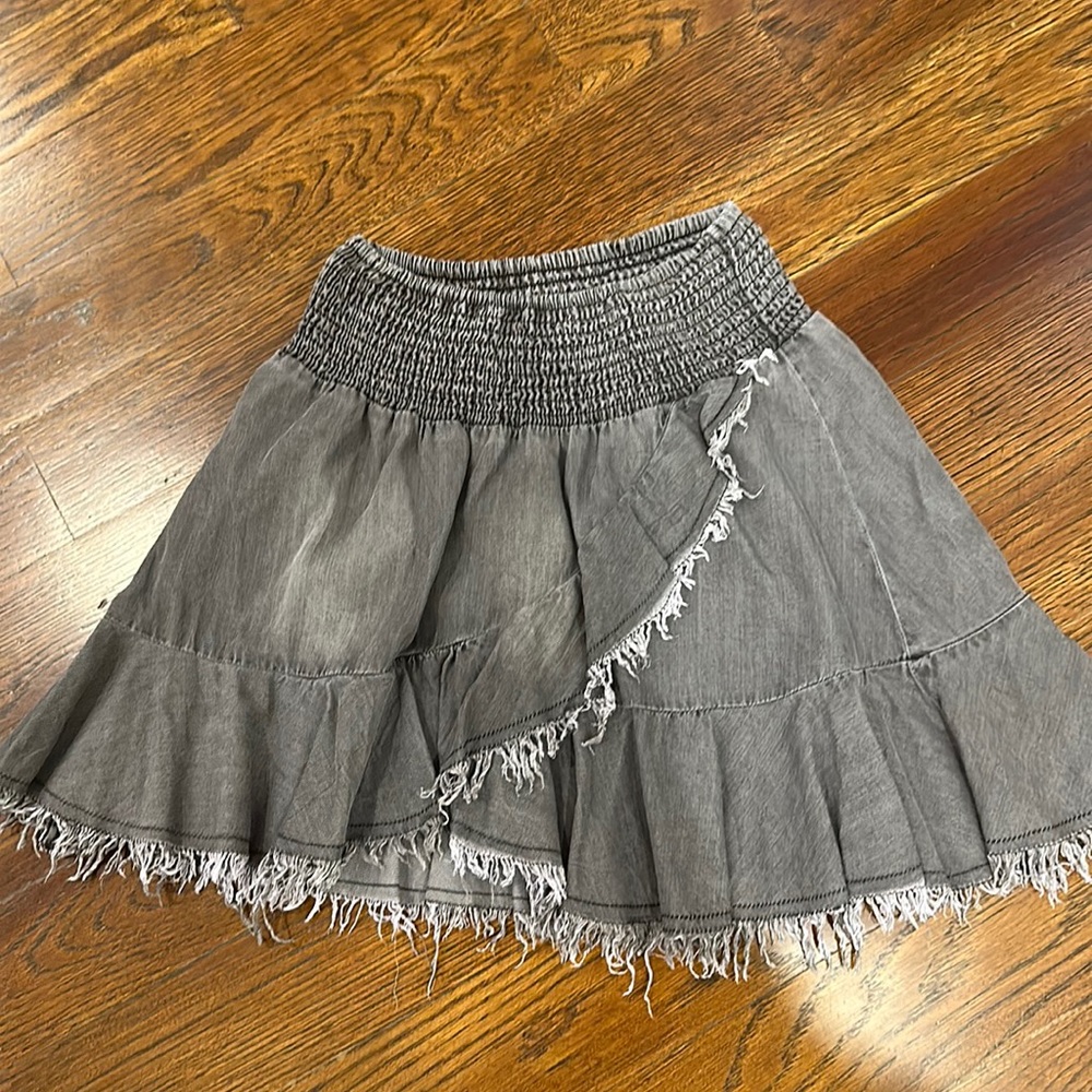 Beautiful gray minion skirt . Dress up.. or wear casual